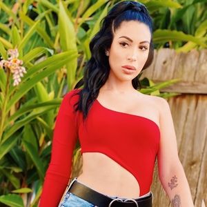 Meet your Posher, Brooke